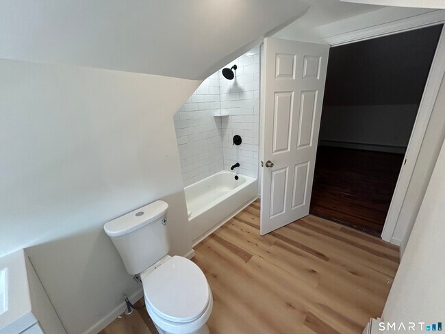 Building Photo - 95 Cedar St