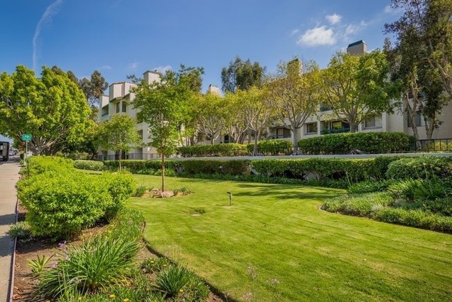 Building Photo - 11255 Tierrasanta Blvd