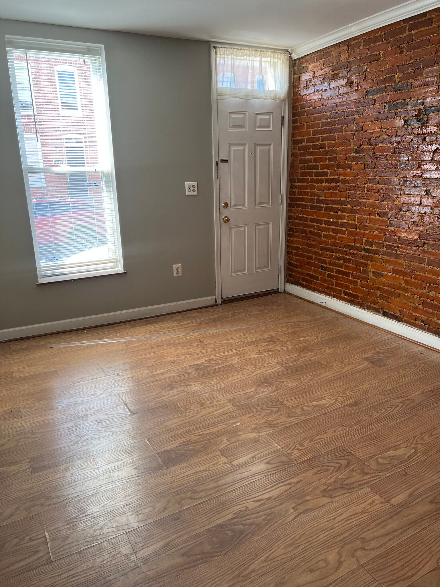 Entry living room - 1419 Ward St