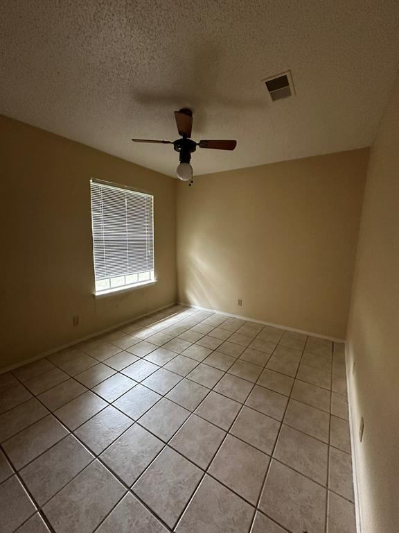 Building Photo - 8000 Clydesdale Dr
