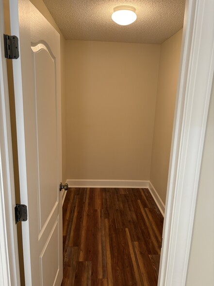 Building Photo - 2984 Sugarberry Ln