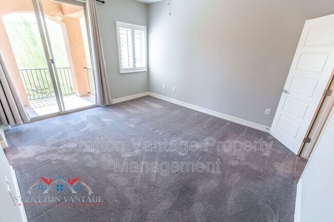 Building Photo - 2821 S Skyline Dr