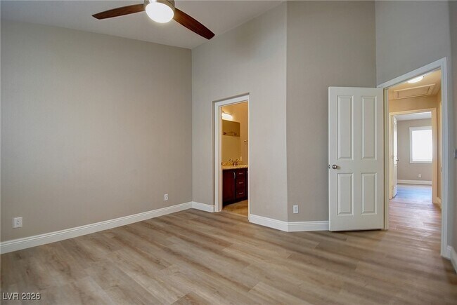 Building Photo - 8405 Tiger Woods Ave