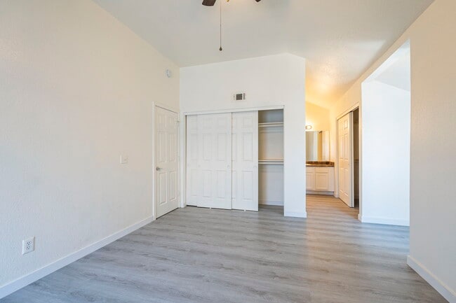 Building Photo - 1331 W Baseline Rd