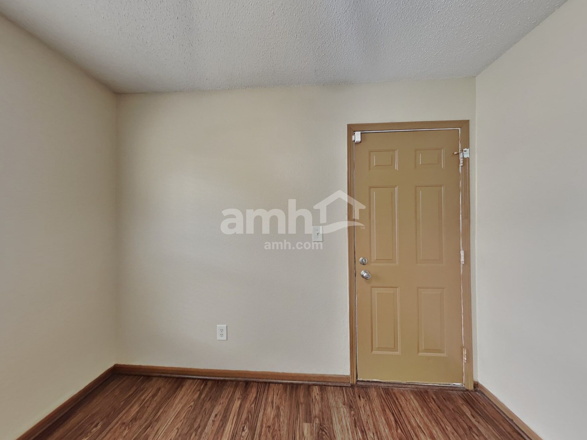 Building Photo - 10525 Kensil St