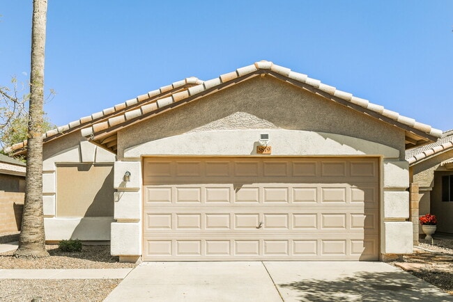 Building Photo - 3879 S Conestoga Rd