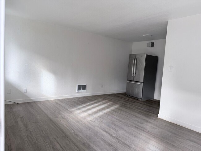 Building Photo - Recently remodeled 1 bedroom in West Redding
