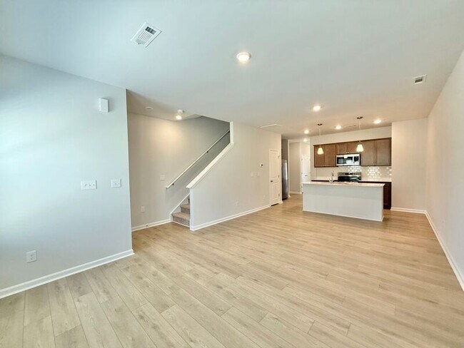 Building Photo - 112 Silver Fir Ln