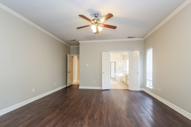 Building Photo - 5623 Evergreen Valley Dr