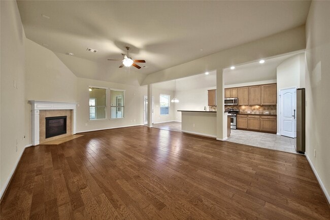 Building Photo - 25208 Forest Ledge Dr