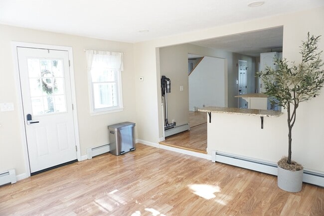 Building Photo - 8 New Fitchburg Rd