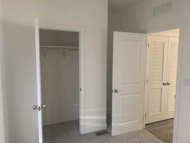 Building Photo - ** MOVE IN BONUS of $500.00 ** (If an agreement is signed by May 15th 2026) A brand new ADU (Acce...