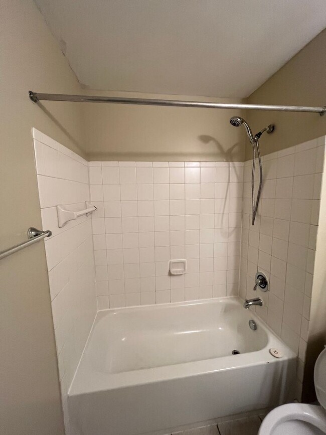 Building Photo - 14-1414 Jones