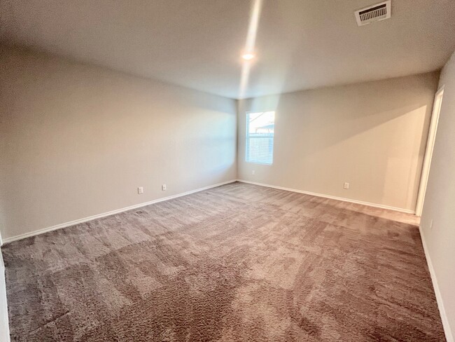 Building Photo - 10631 Varmus Dr