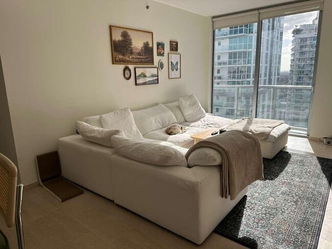 Building Photo - 1060 Brickell Ave