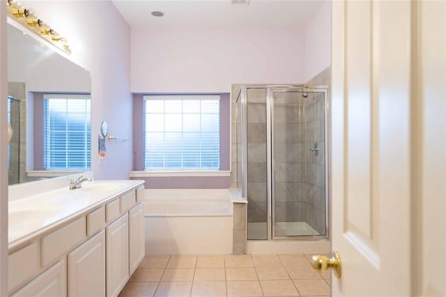 Building Photo - 136 Merideth Dr