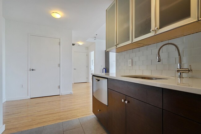 Building Photo - 25 McWilliams Pl