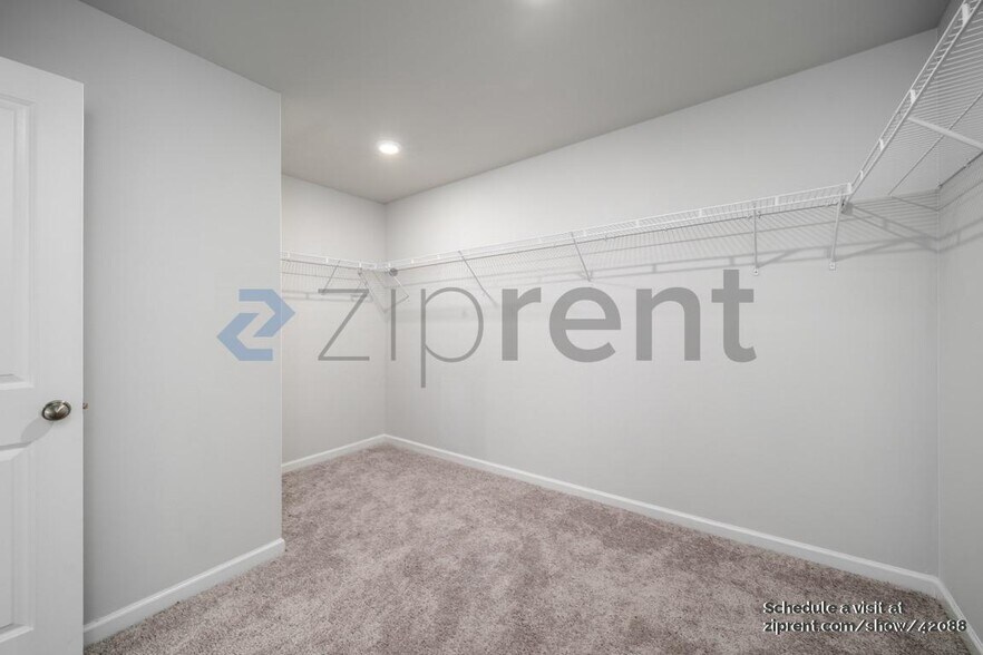 Building Photo - 165 Heard Ln