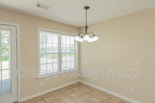 Building Photo - 13865 Roanoke Dr