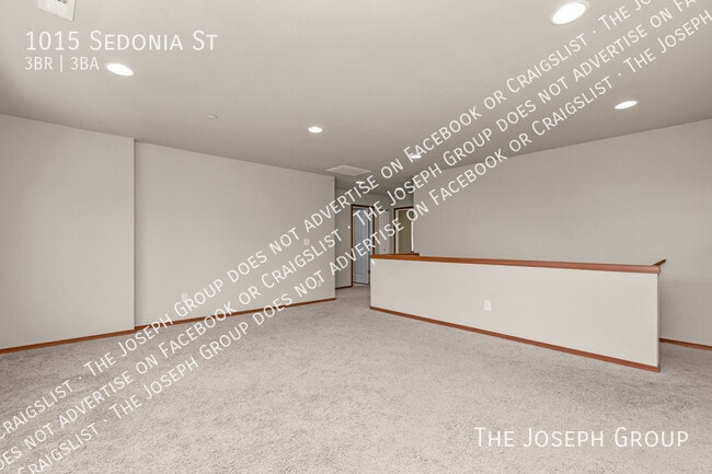 Building Photo - 1015 Sedonia St