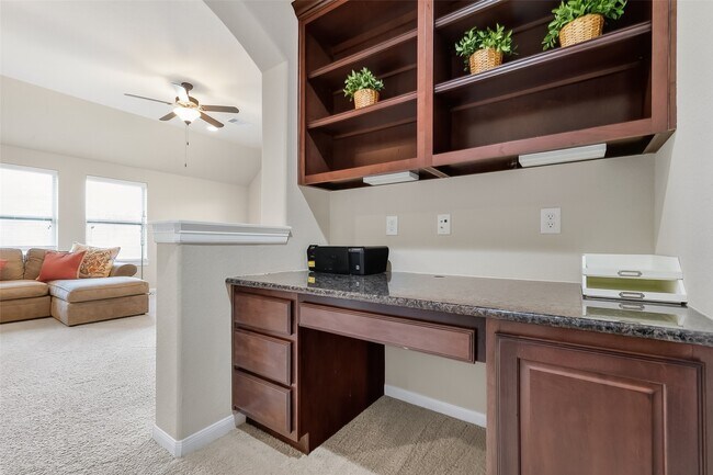 Building Photo - 10 Cayuga Pond Ct