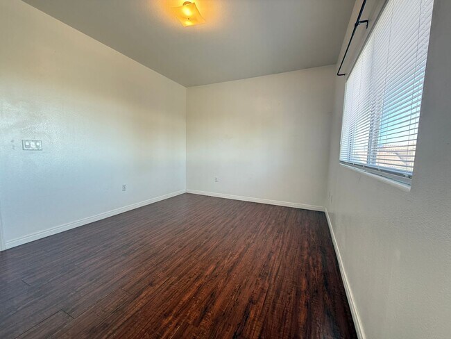 Building Photo - 9303 Gilcrease Ave