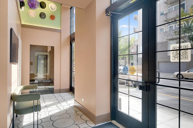 Building Photo - 1040 W Huron St