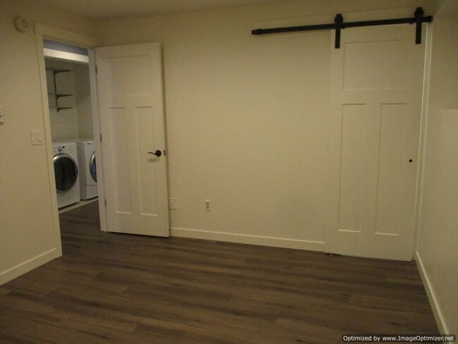 Building Photo - 2 Bedroom, 2 bathroom Northview Terrace Co...