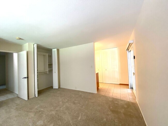 Building Photo - Pleasanton Single Story House 4 bed/2 bath, Downtown next to Amador Valley High! Great Location