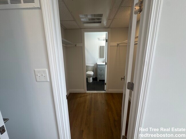 Building Photo - 320 Hammond Pond Pkwy