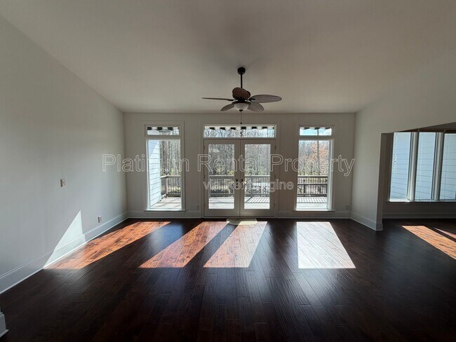 Building Photo - 7020 Grassmoor Grange Way