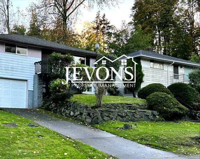 Building Photo - 50% Off First Month's Rent! Move-In Ready Gem in Seattle