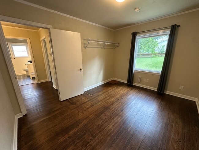 Building Photo - 2521 Sunnybrook Dr