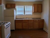 Building Photo - 3 Bedroom House, 1 Bed Downstairs, 2 Bed a...
