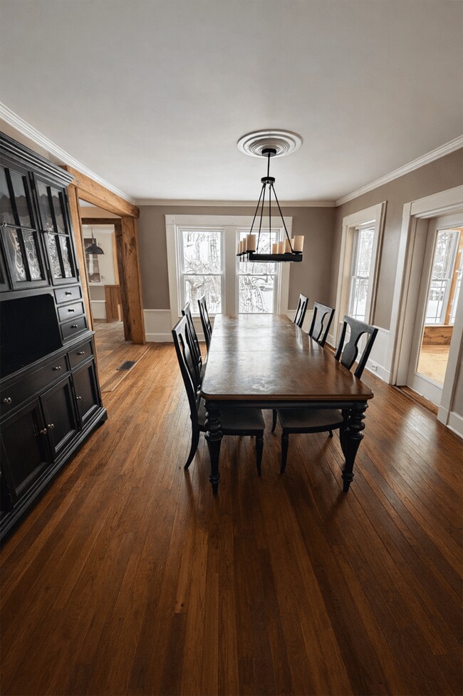 Building Photo - 4935 N Parma Rd