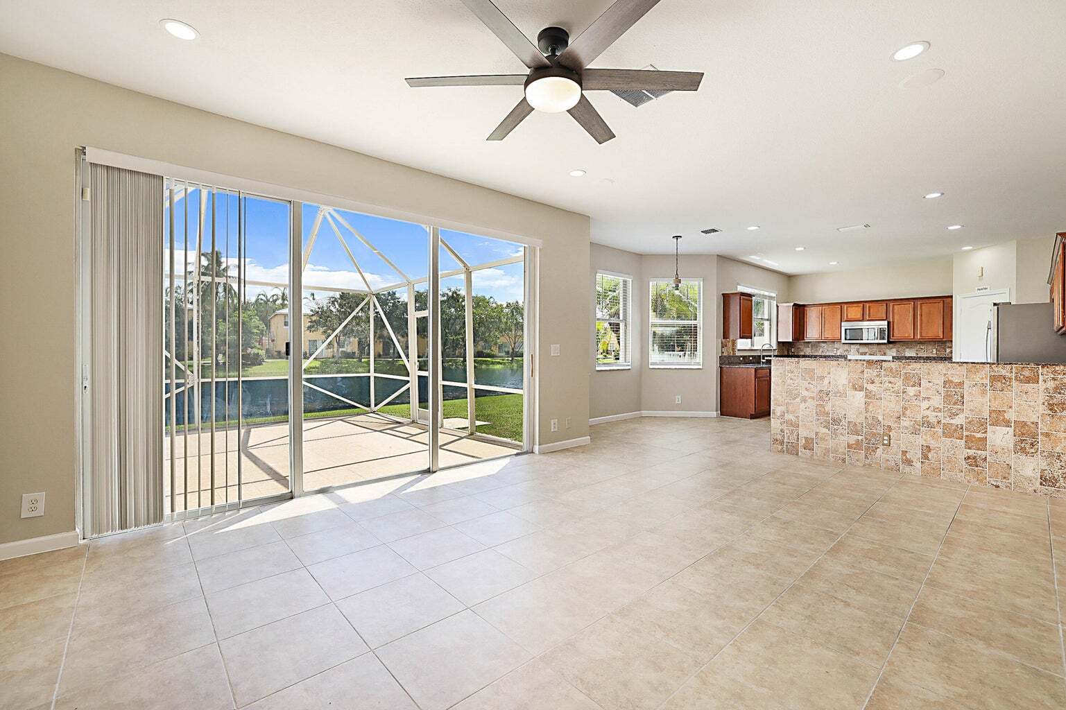 Building Photo - 122 Kensington Way