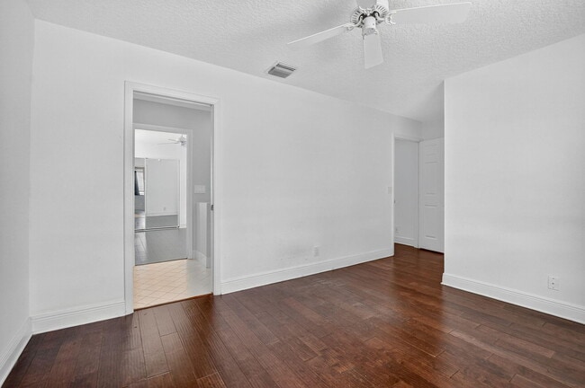 Building Photo - 6502 Brava Way