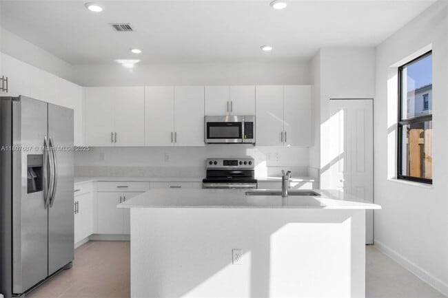Building Photo - 28617 SW 133rd Pl