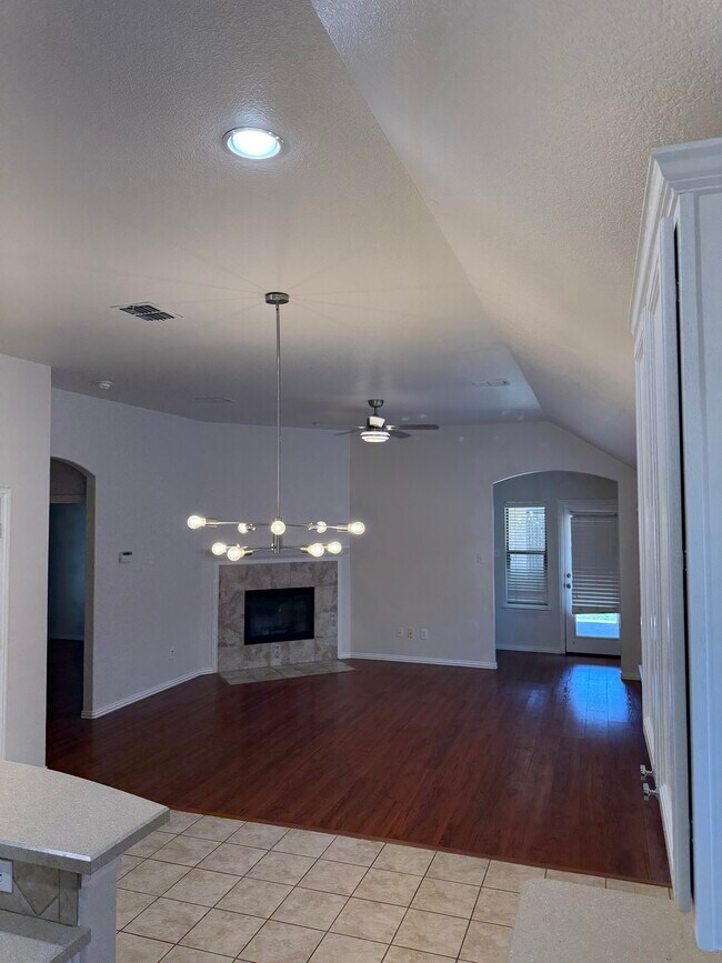 Building Photo - 377 Kirby Dr
