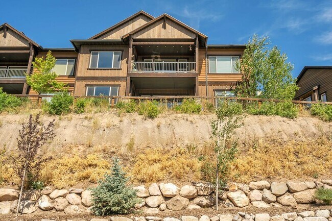 Building Photo - 1615 E Viewside Cir