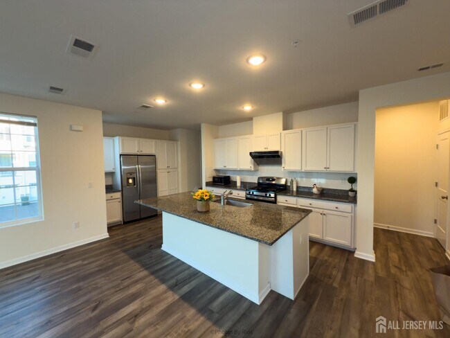 Building Photo - 246 Park Ln