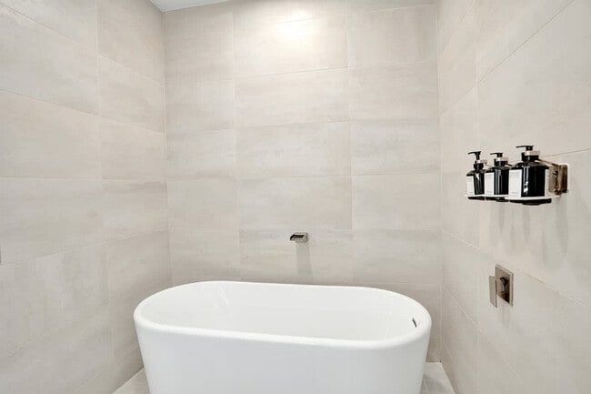 Building Photo - 1220 17th St