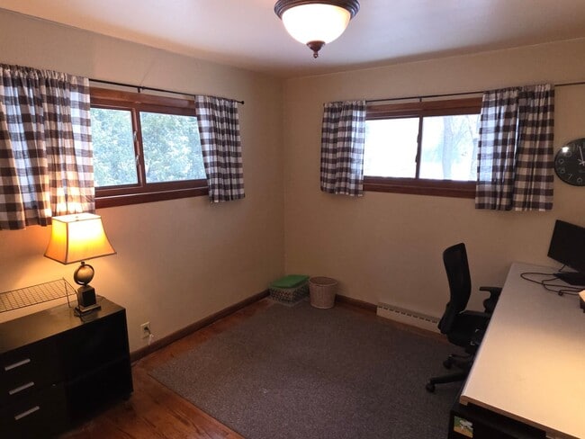 Building Photo - Furnished Mid-term Rental