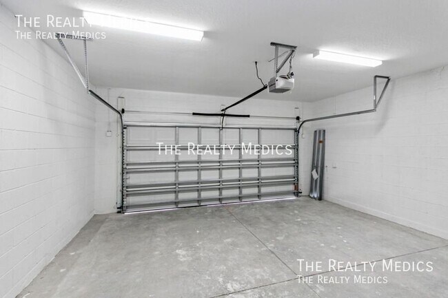 Building Photo - 445 Gephart St SW
