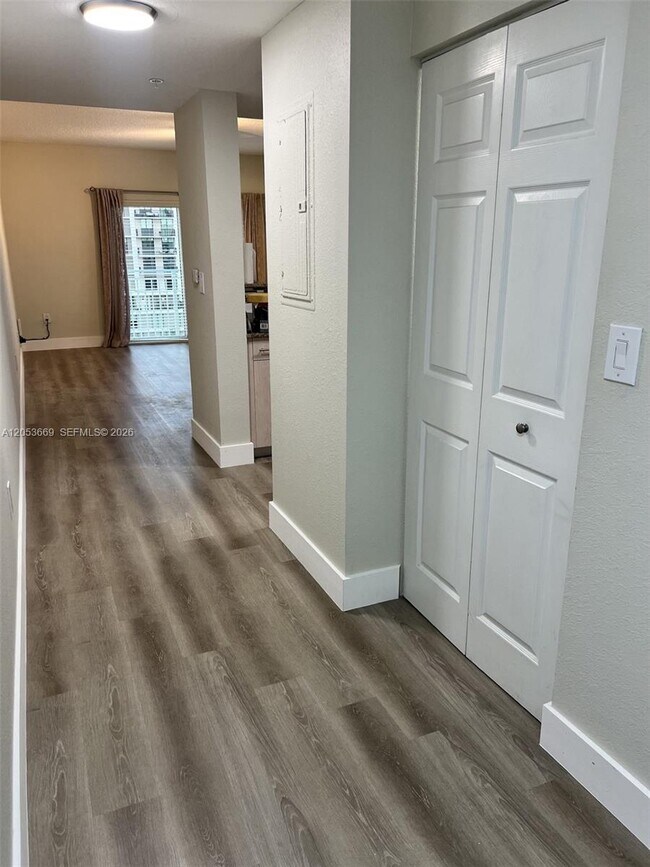 Building Photo - 50 Menores Ave