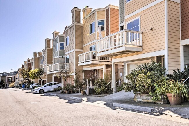 Building Photo - 800 Innes Ave