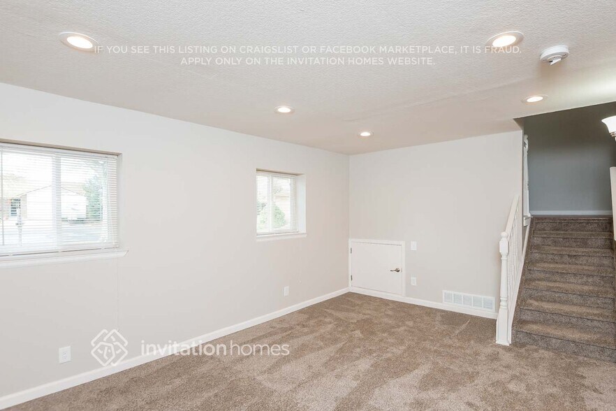 Building Photo - 10764 Eudora Cir