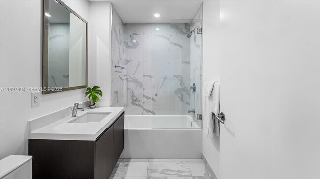 Building Photo - 851 NE 1st Ave