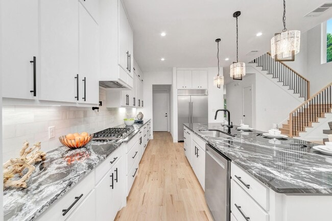 Building Photo - 3731 Cortez Dr