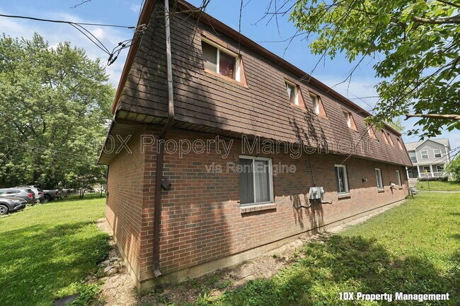 Building Photo - 1579 Briarwood Ave